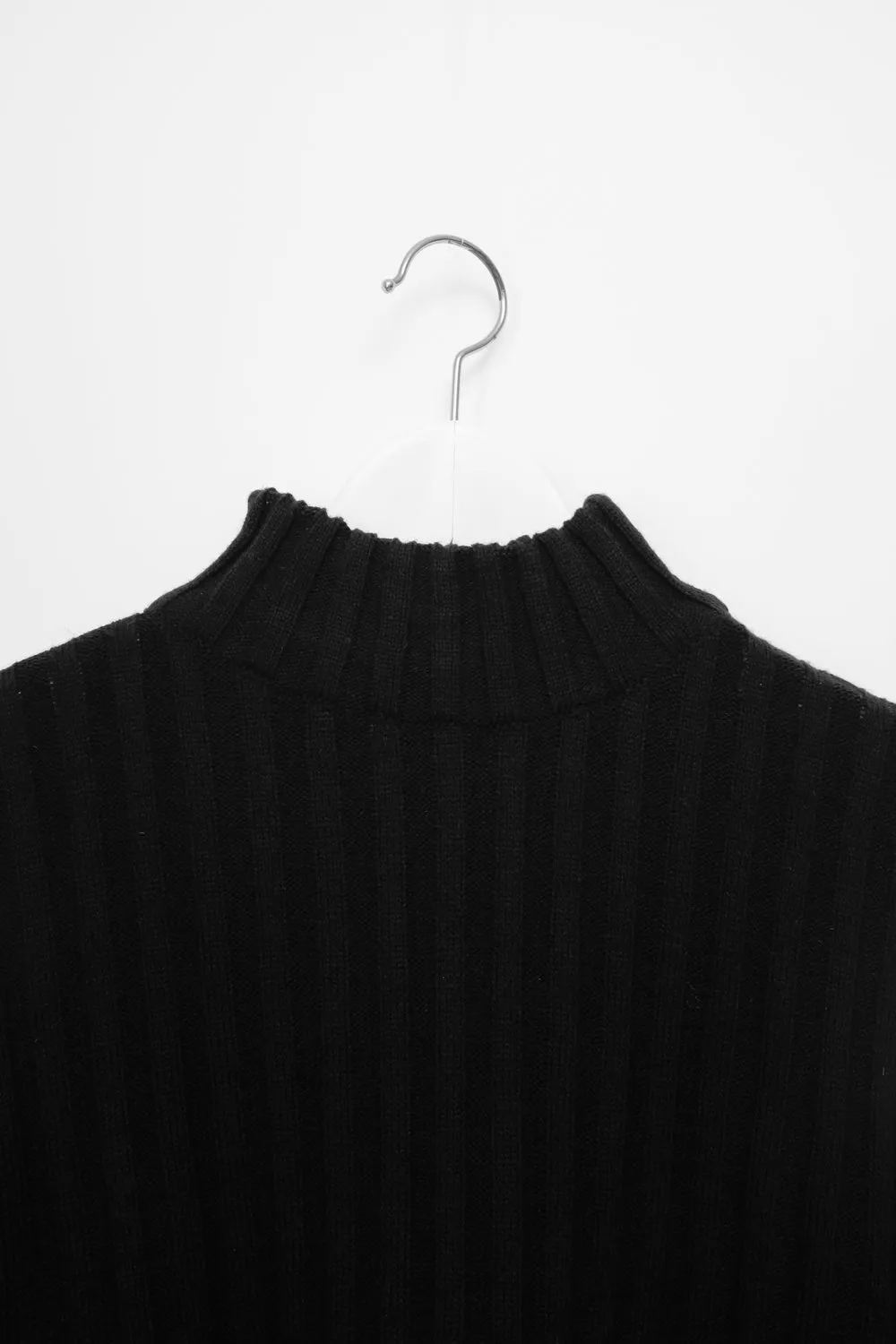 0060_VINTAGE 2000 CROP CUT OUT SWEATER