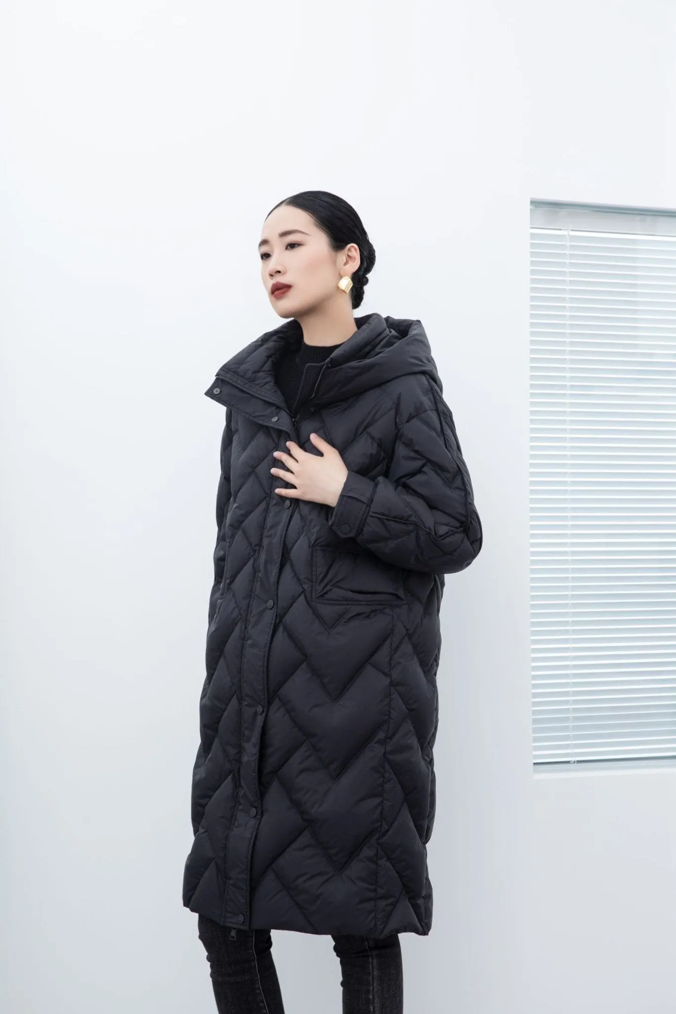 Black Long Gathered Hoodie Puffer Down Jacket