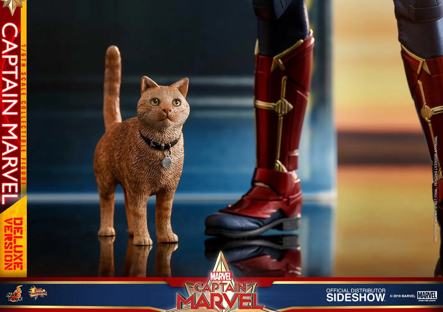 Captain Marvel Deluxe Version Sixth Scale Figure