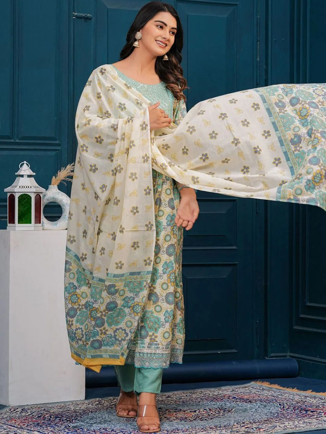 Floral Embroidered Regular Pure Cotton Kurta With Trousers & With Dupatta