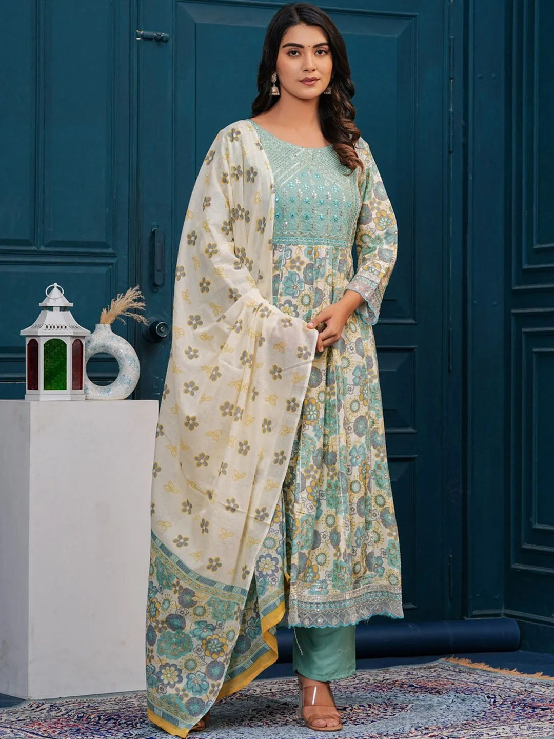 Floral Embroidered Regular Pure Cotton Kurta With Trousers & With Dupatta