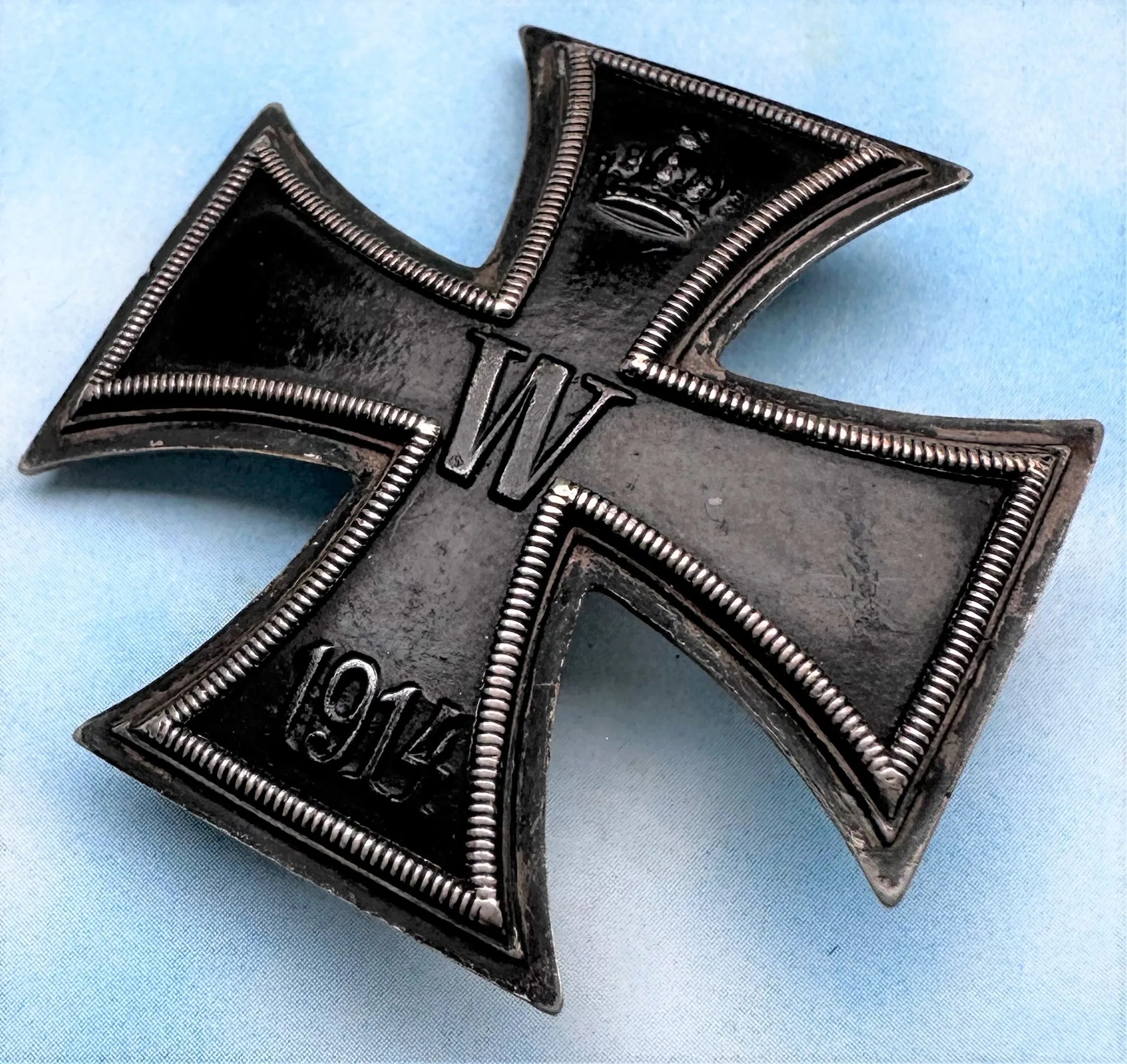 German 1914 Iron Cross 1st Class - Low Vaulted - .800 Silver - in the Original Presentation Case