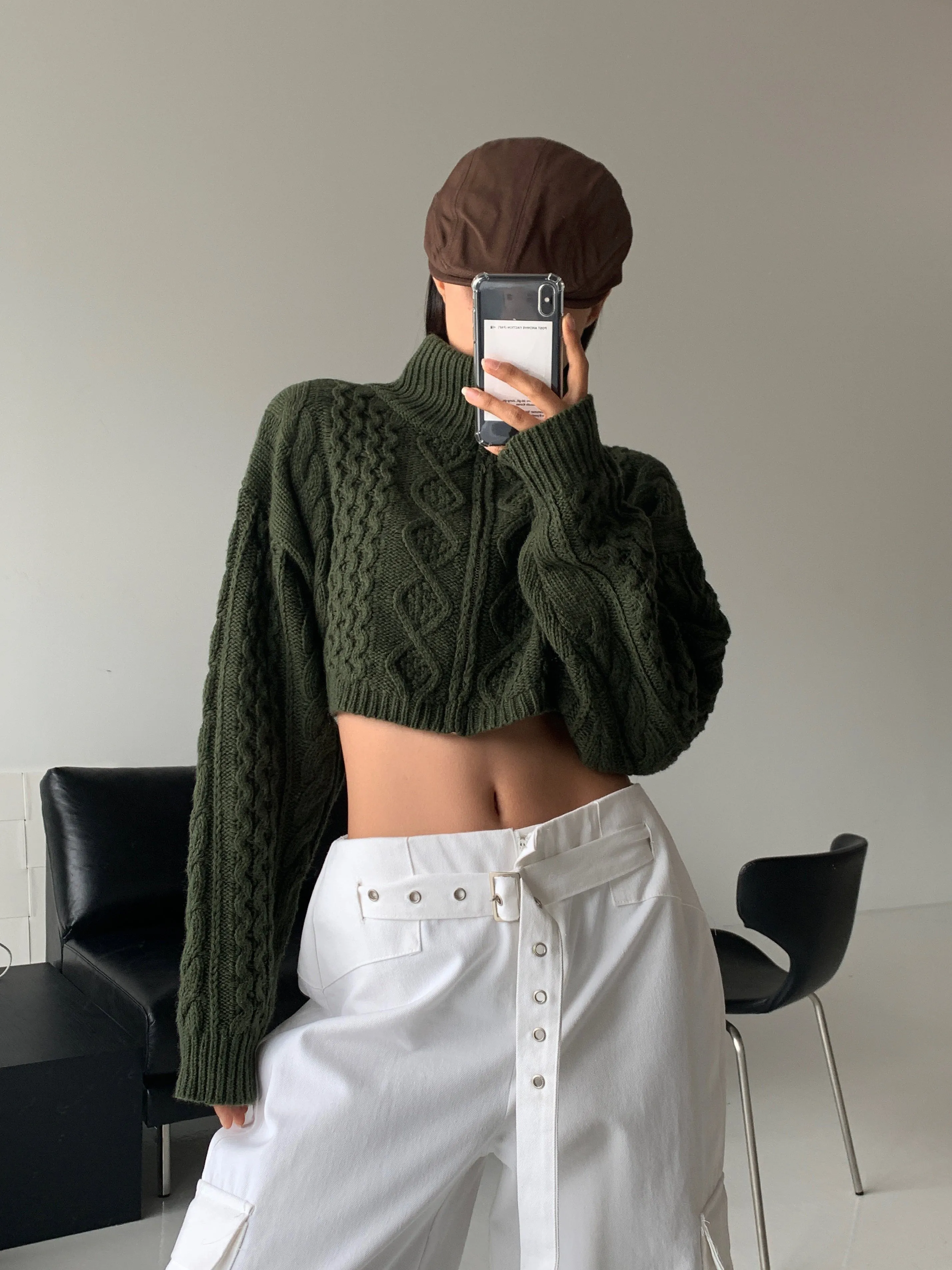 KAMIE Cable-knit cropped zipup