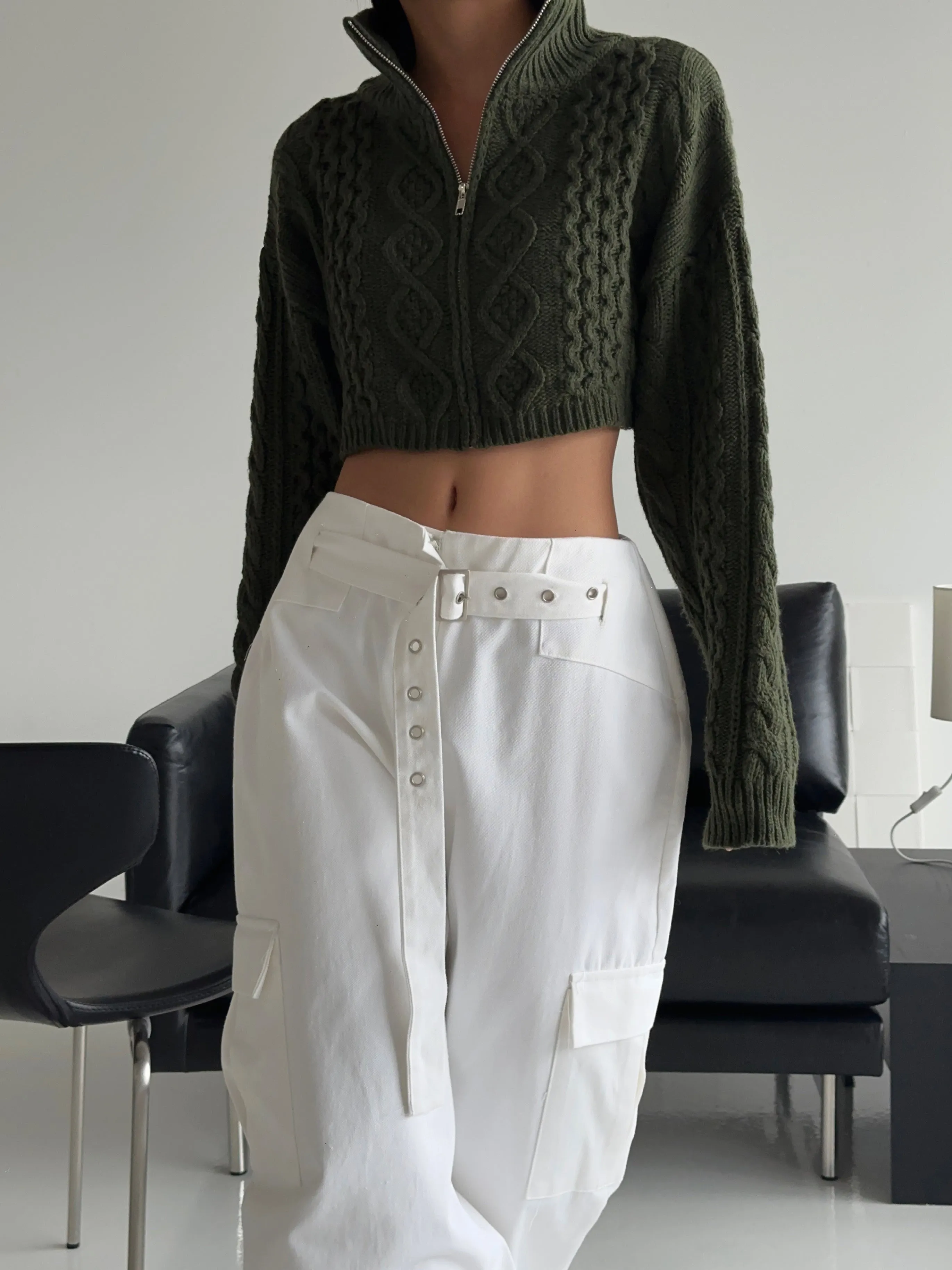 KAMIE Cable-knit cropped zipup