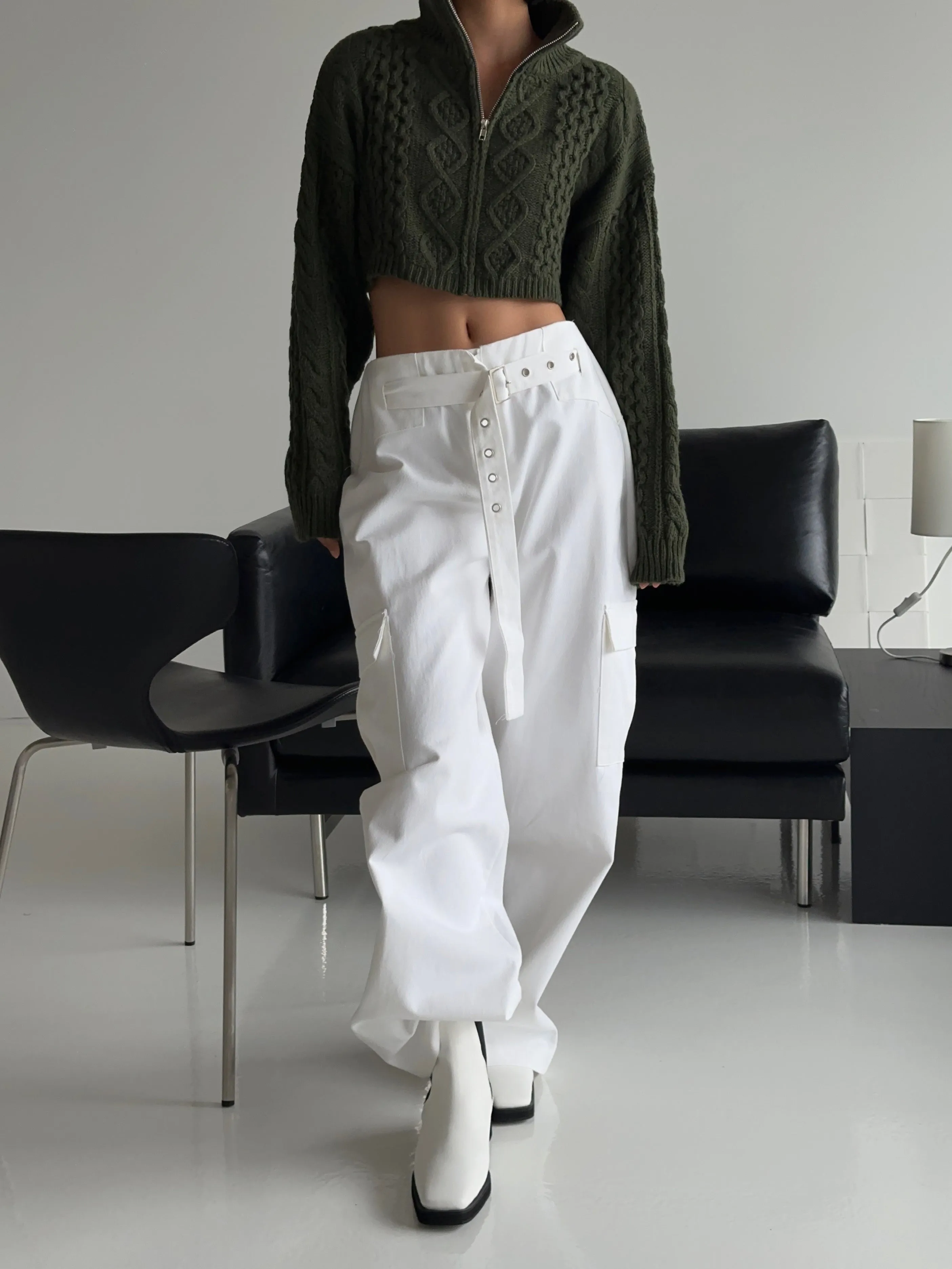 KAMIE Cable-knit cropped zipup