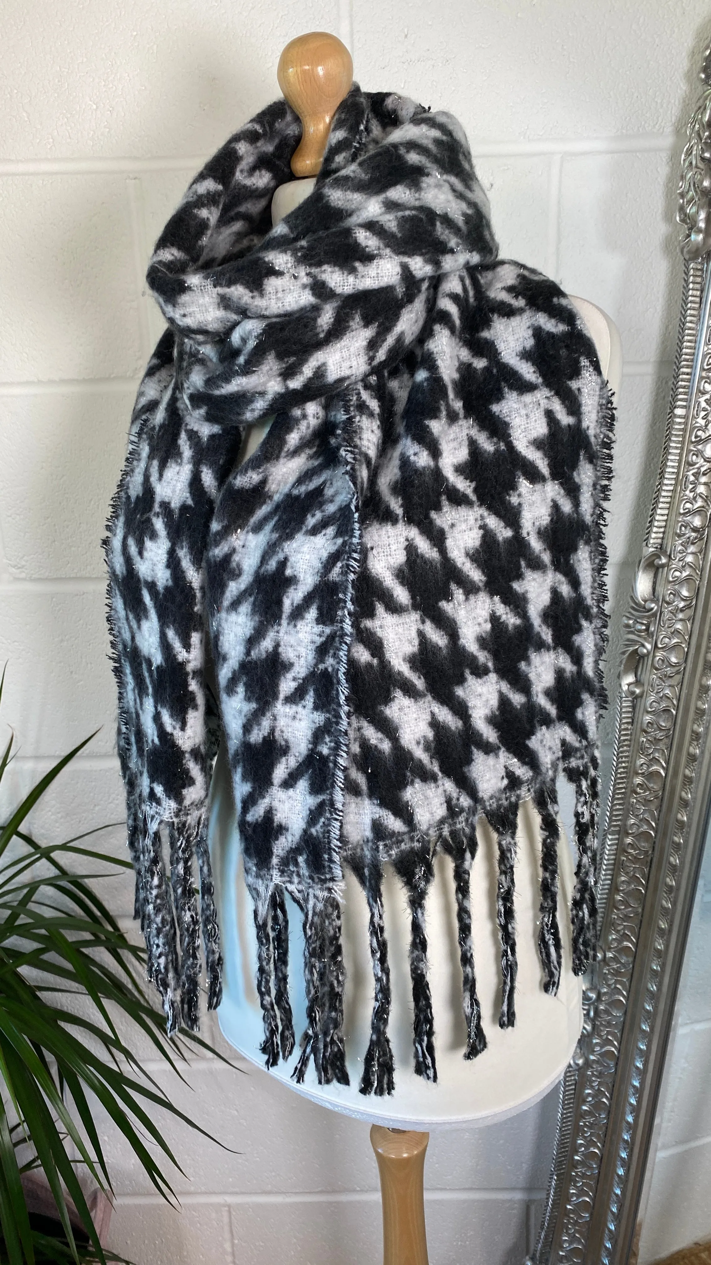 Kensington Dogtooth Tassel Scarf - Choose your colour