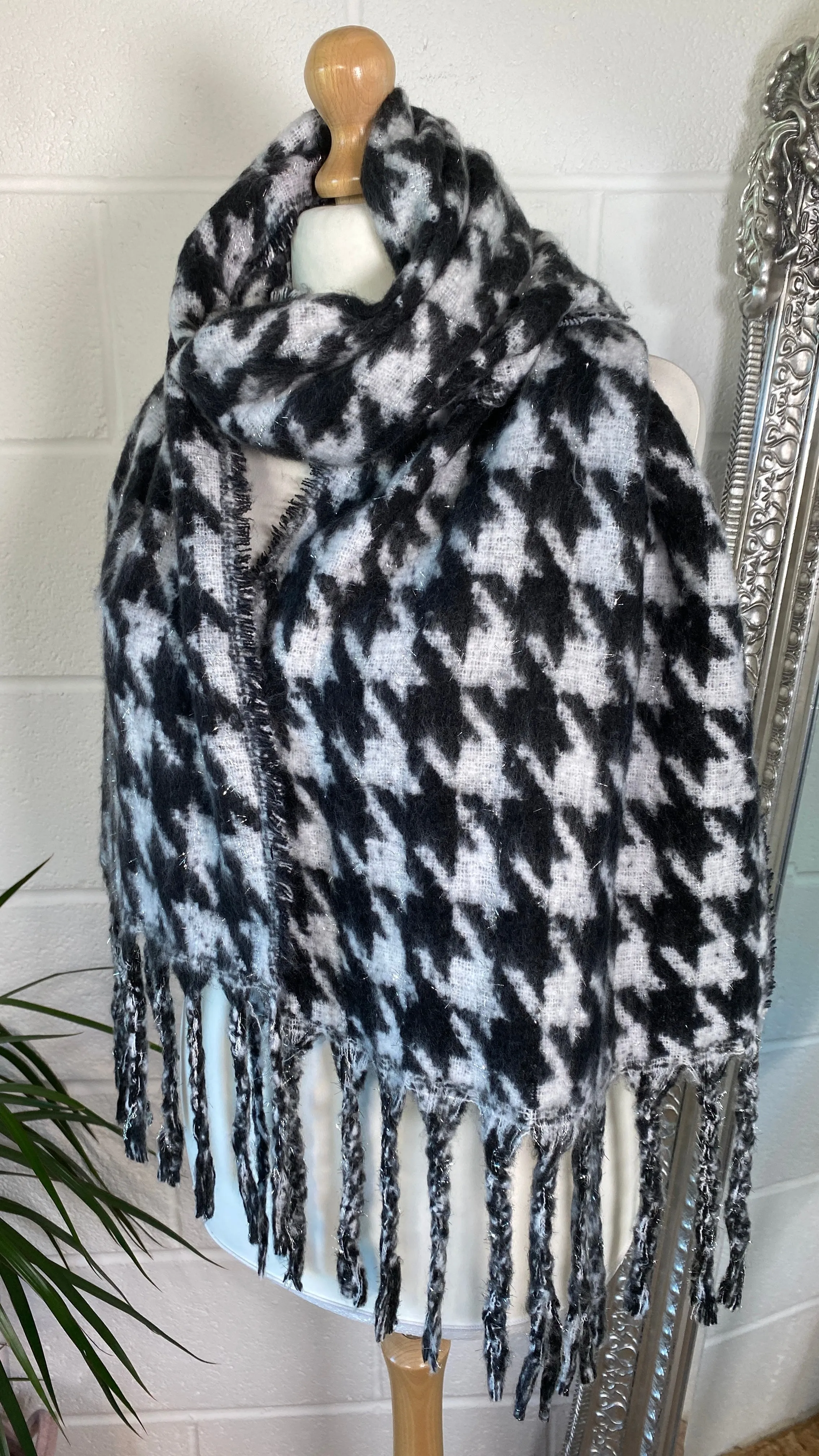 Kensington Dogtooth Tassel Scarf - Choose your colour