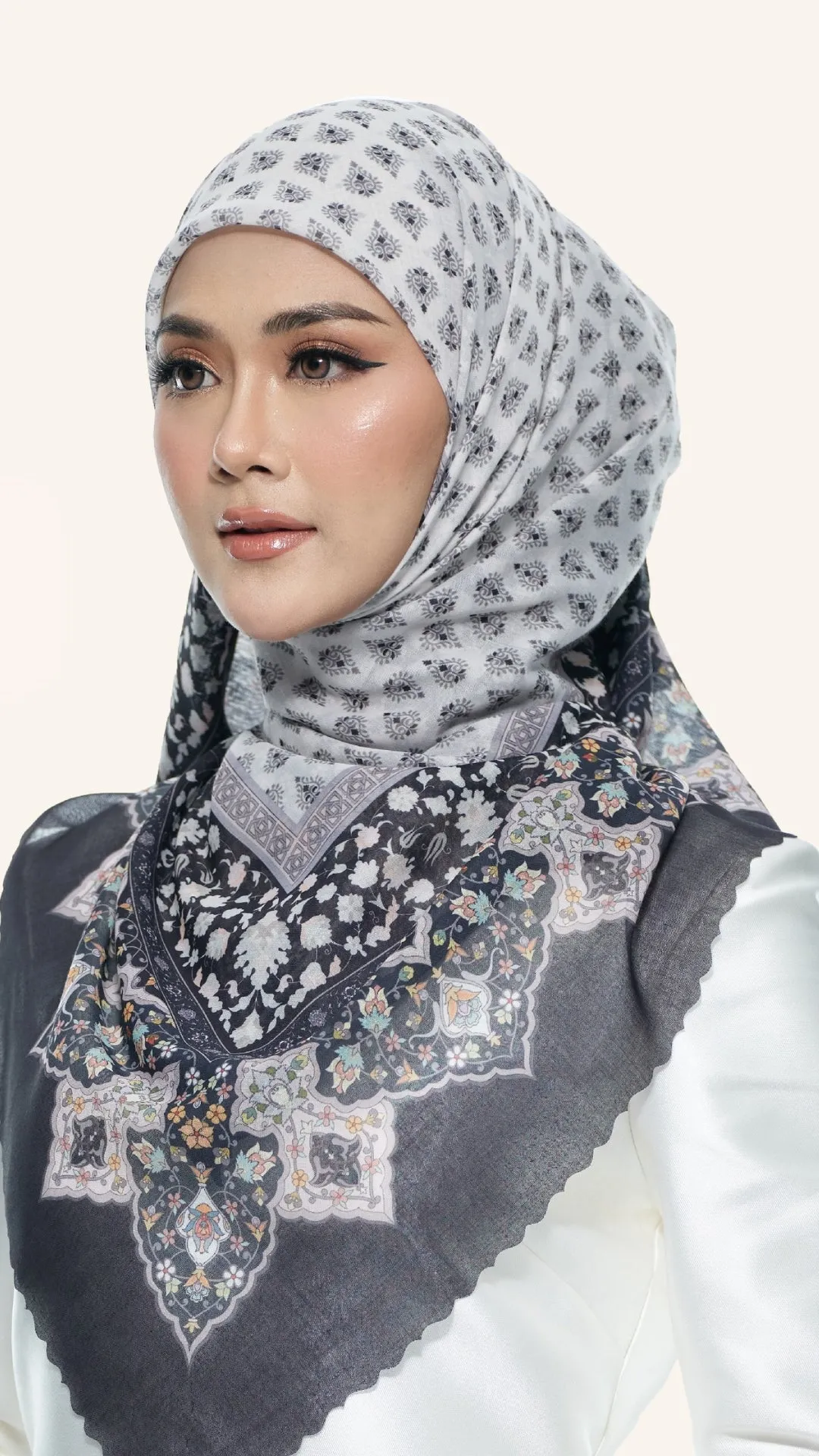 Maharani Raya Square Scarf