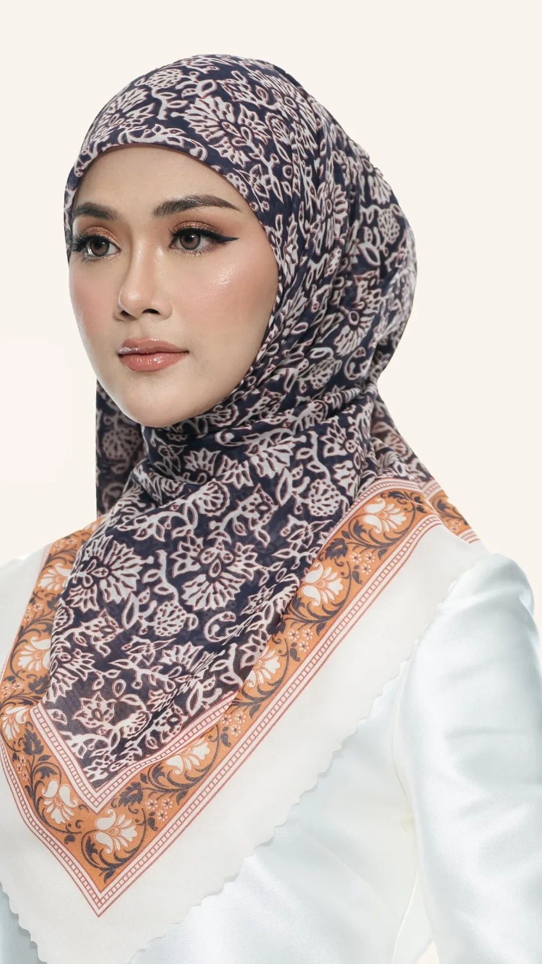 Maharani Raya Square Scarf