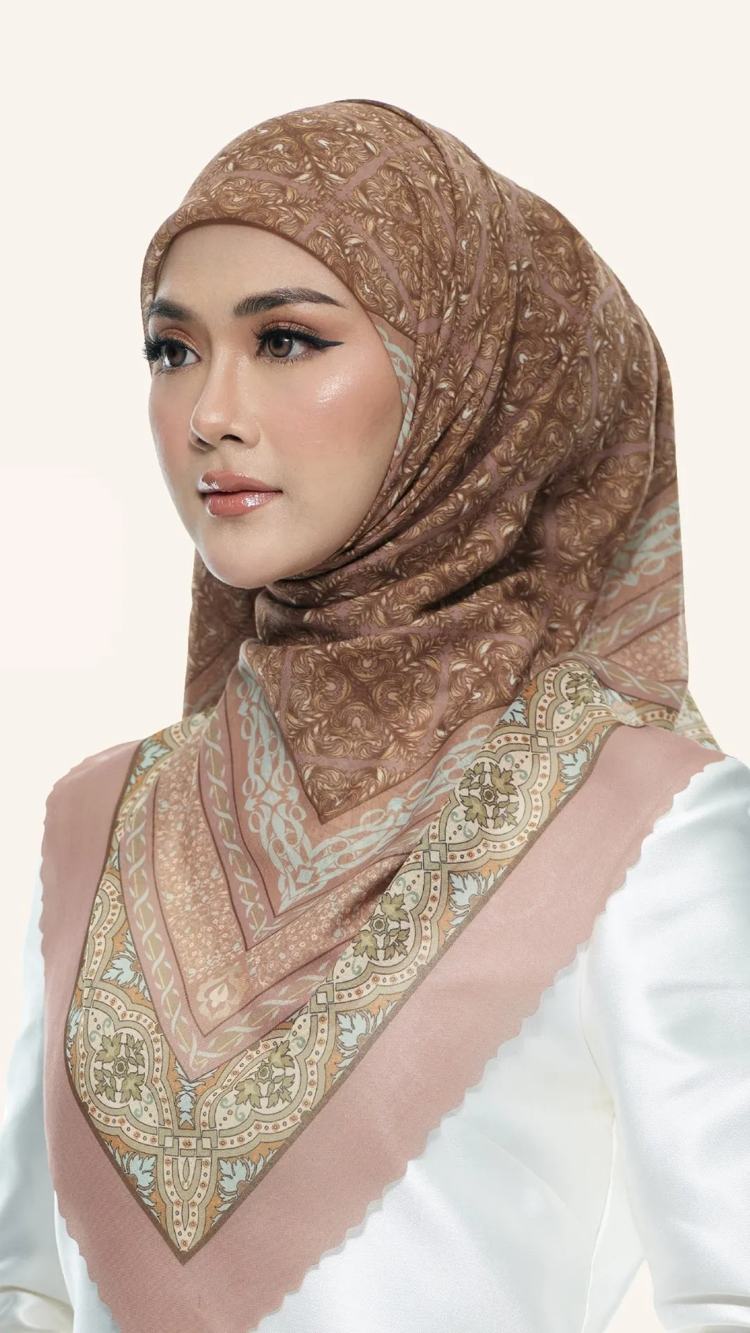 Maharani Raya Square Scarf