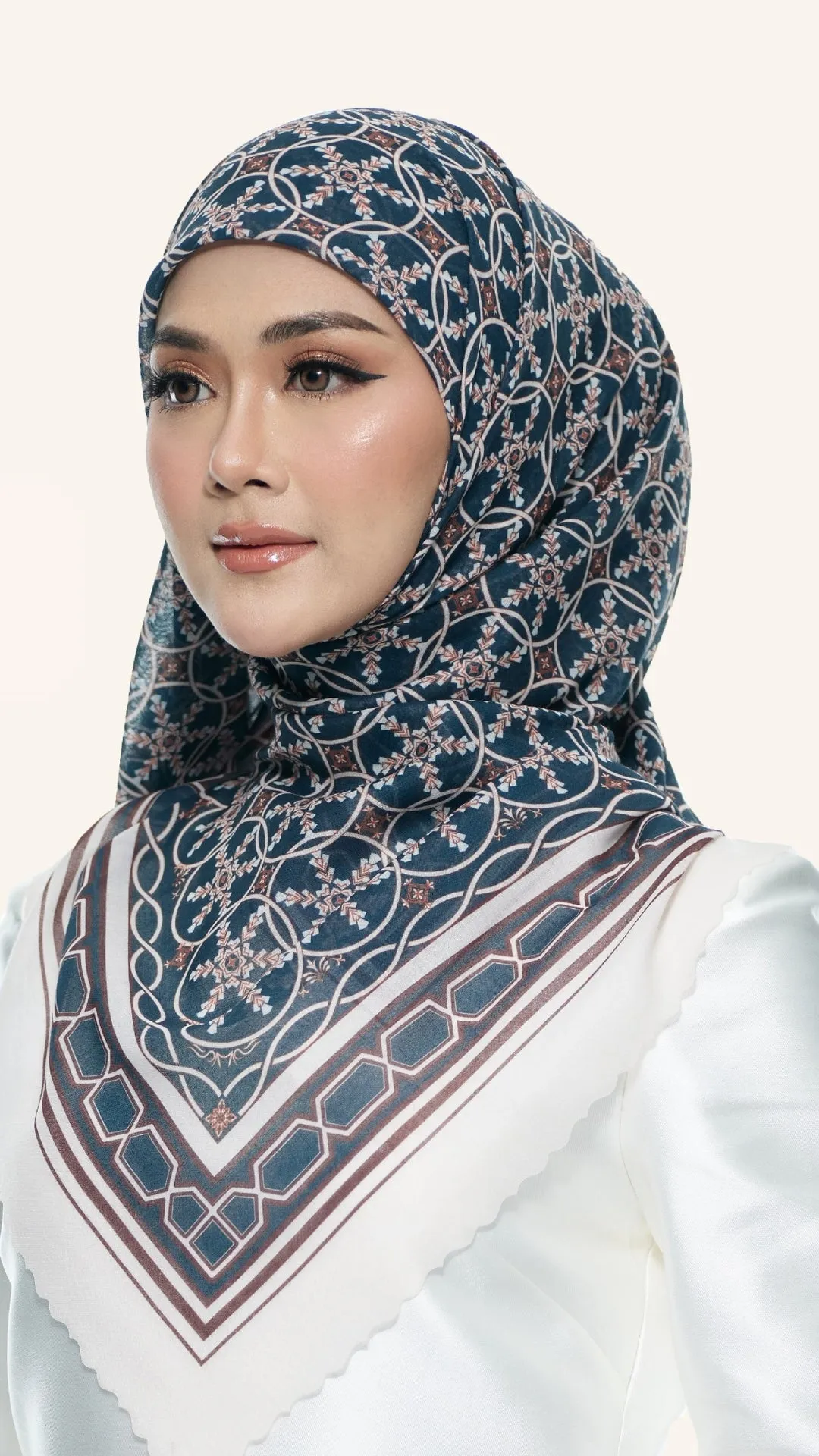 Maharani Raya Square Scarf