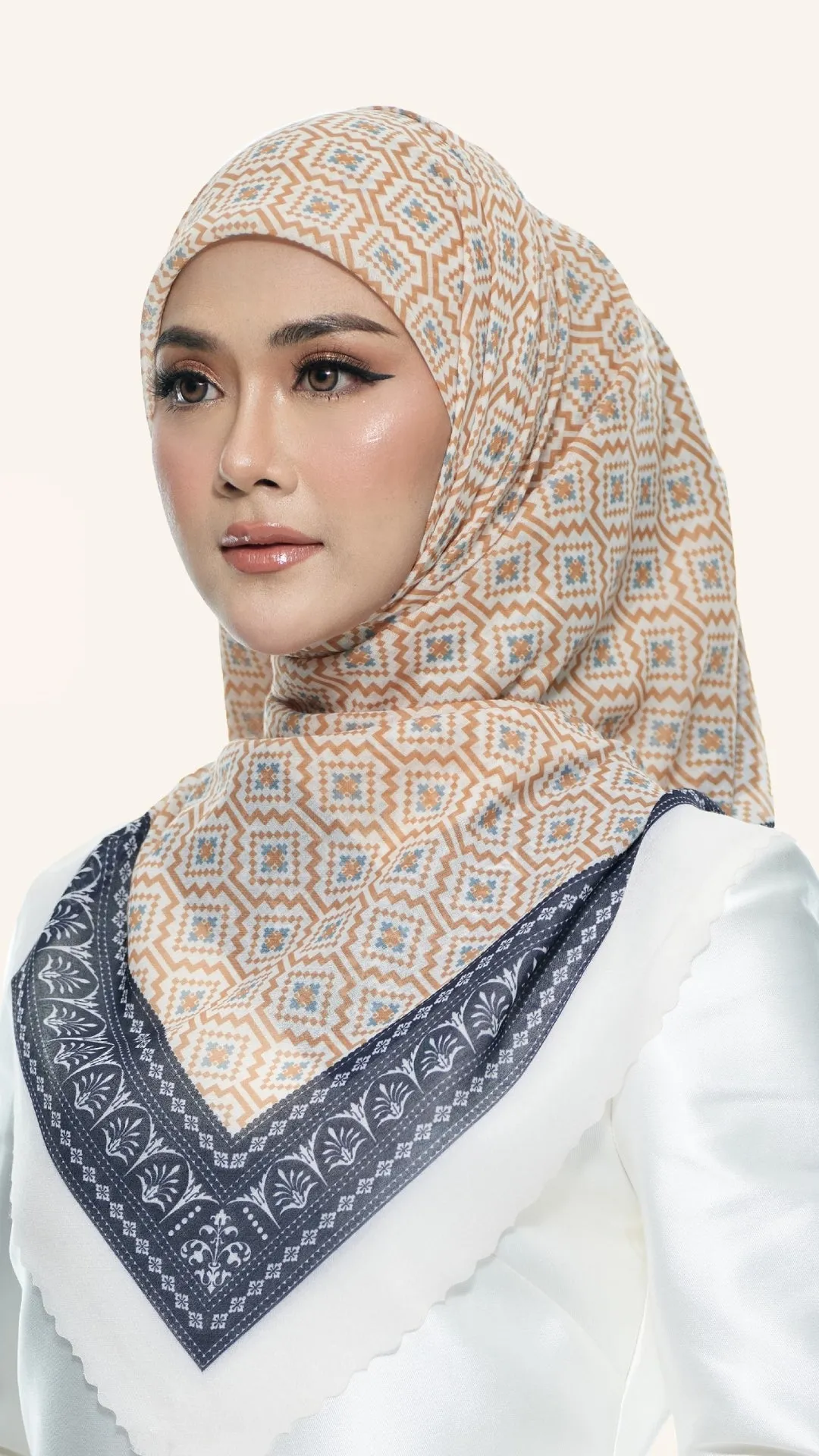 Maharani Raya Square Scarf