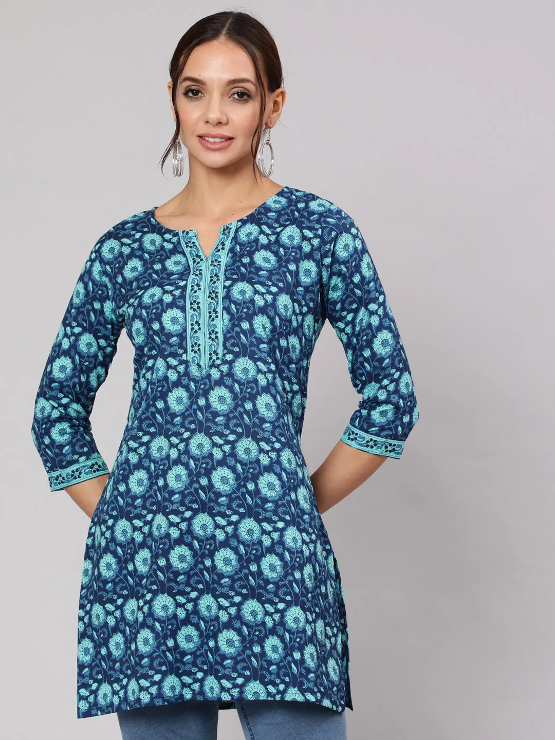 Women Blue Floral Printed Straight Tunic With Three Quarter Sleeves