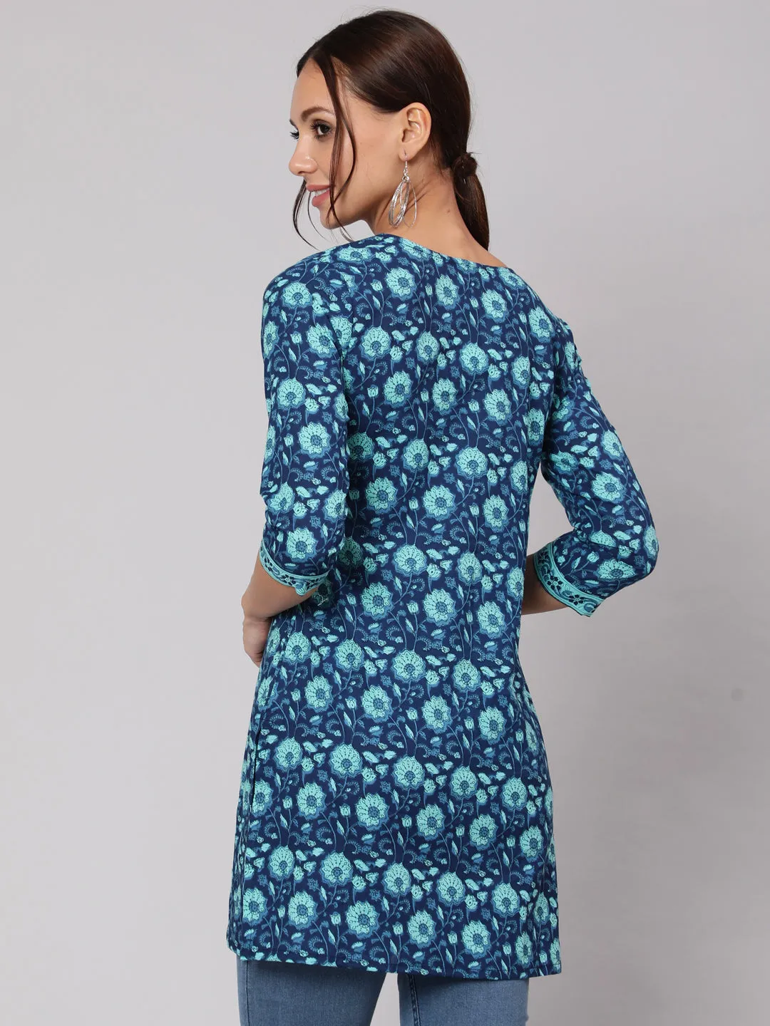 Women Blue Floral Printed Straight Tunic With Three Quarter Sleeves