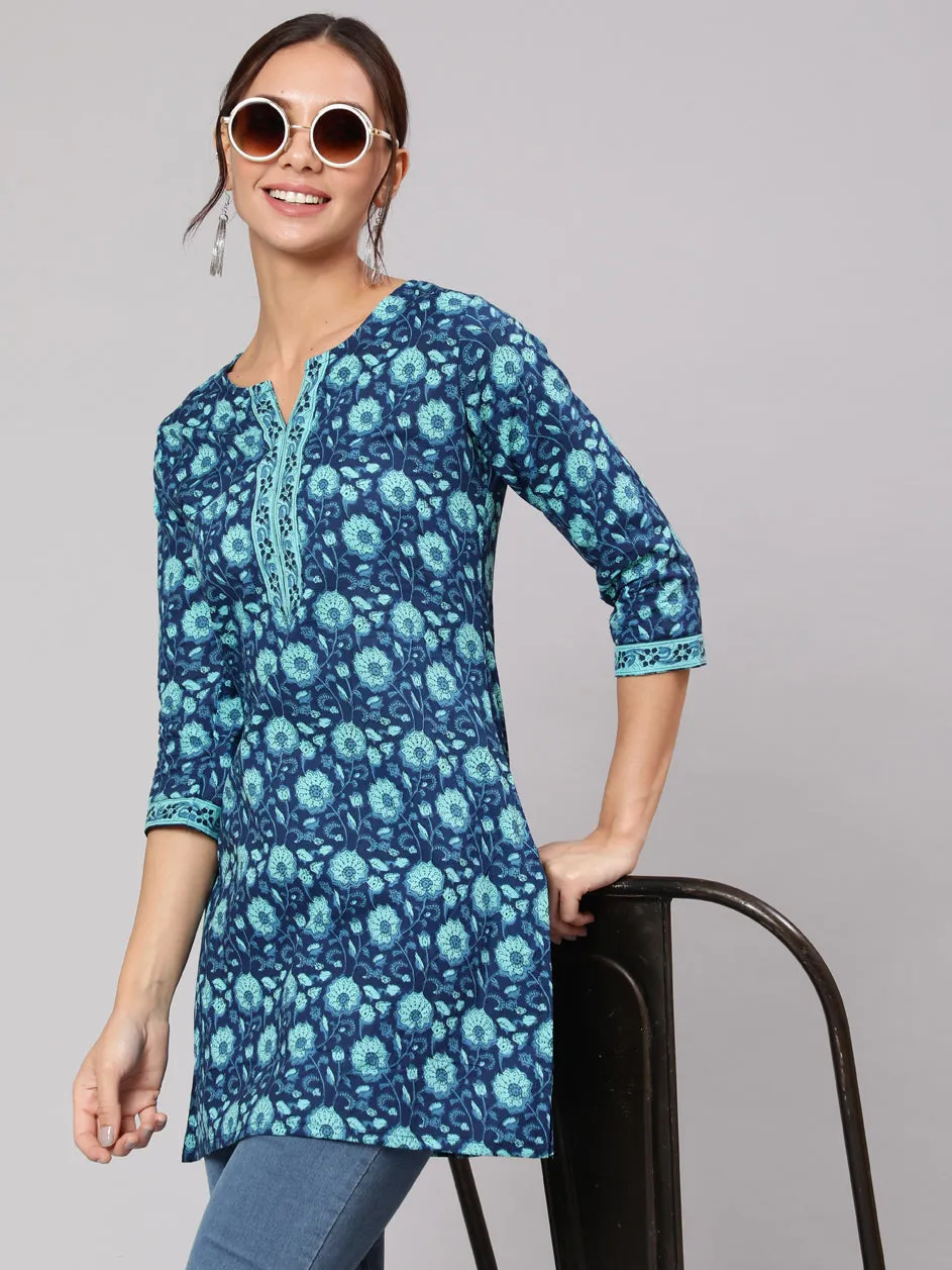 Women Blue Floral Printed Straight Tunic With Three Quarter Sleeves