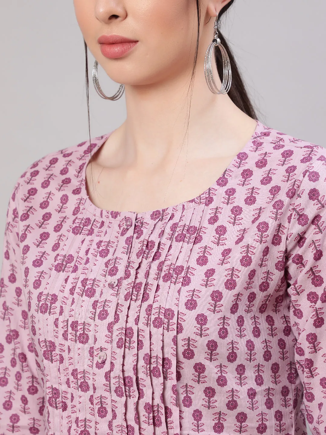 Women Mauve Straight Tunic With Three Quaretr Sleeves